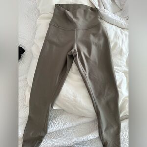 Alo Airlift 7/8 leggings tan/gray size XS